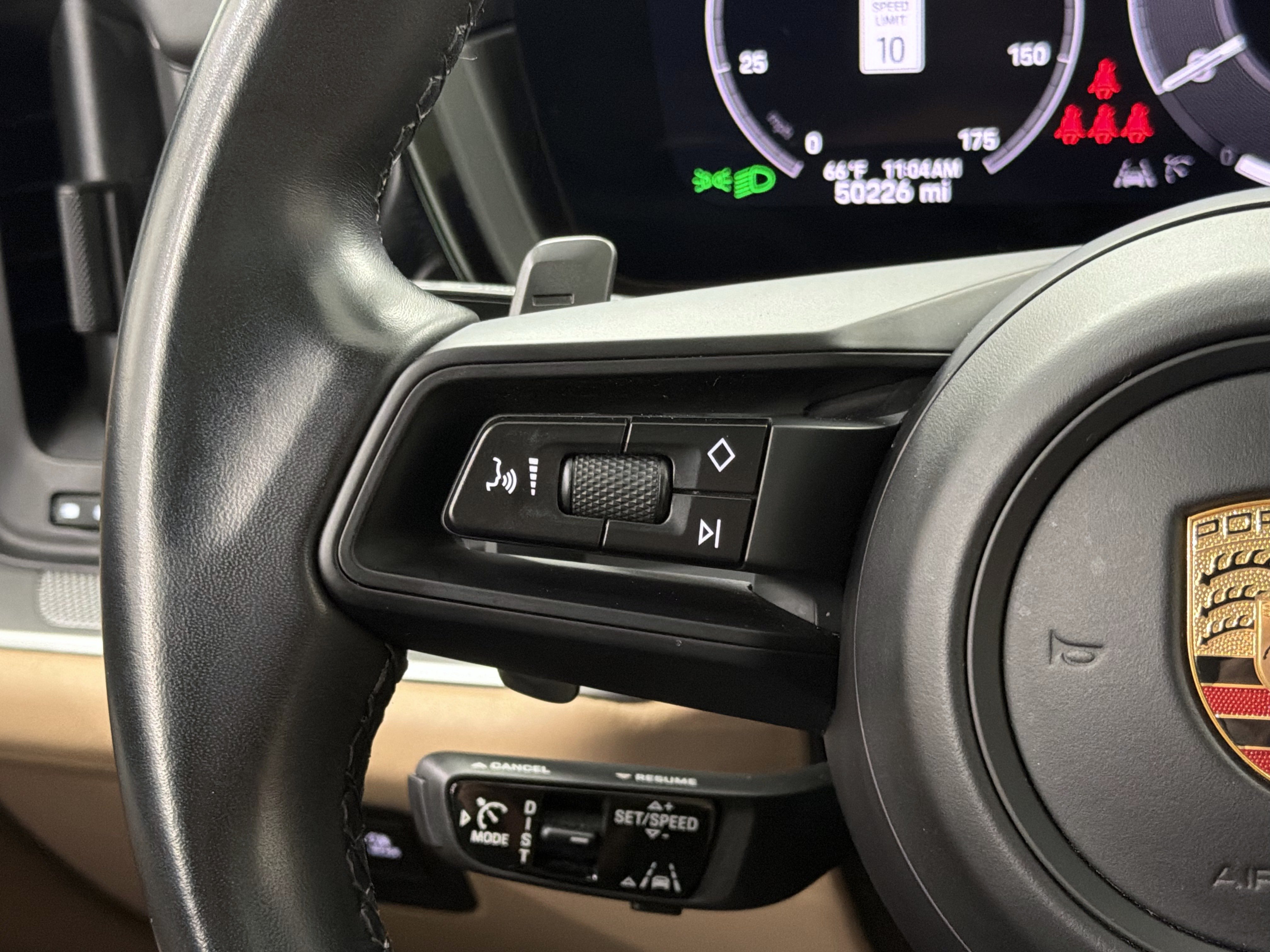 Certified 2024 Porsche Cayenne Coupe AWD/4WD image 42