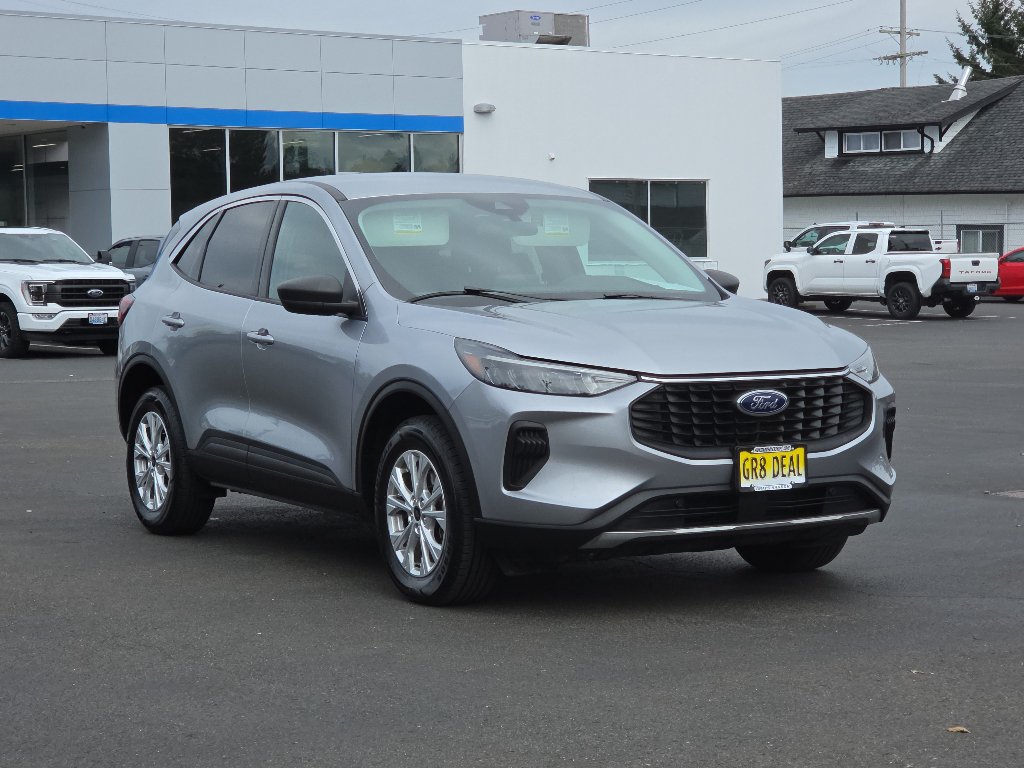Used 2024 Ford Escape Active AWD/4WD image 2