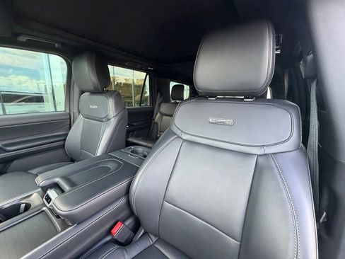 Used 2026 Ford Expedition Platinum w/ Stealth Appearance Package AWD/4WD image 14