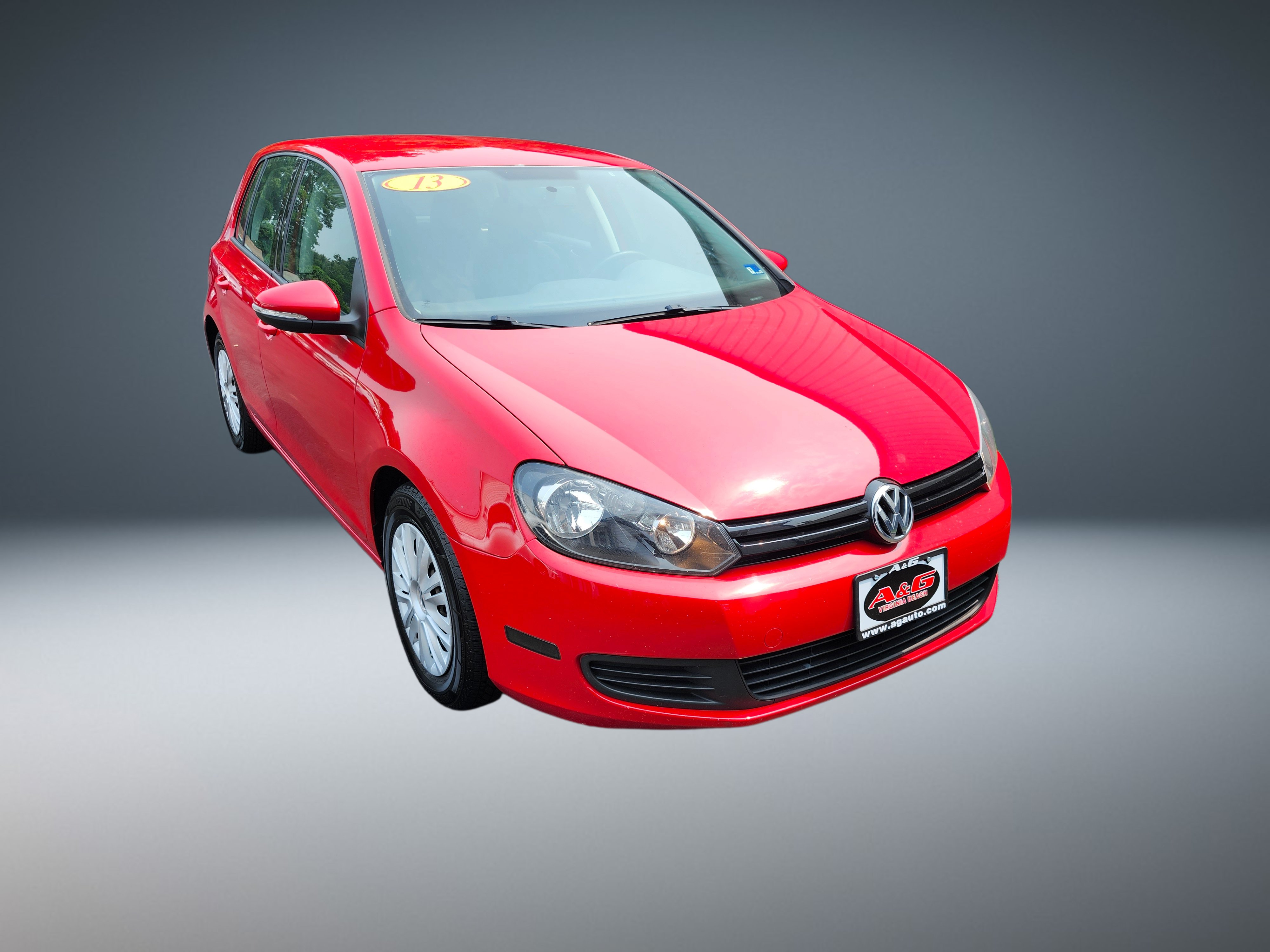 Used 2013 Volkswagen Golf 4-Door FWD image 1