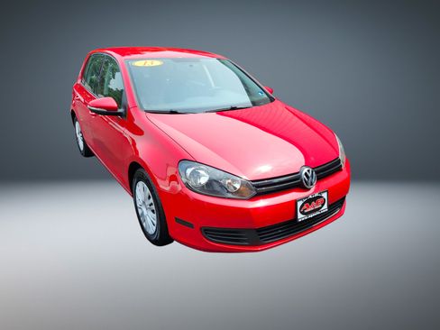 Used 2013 Volkswagen Golf 4-Door FWD image 1