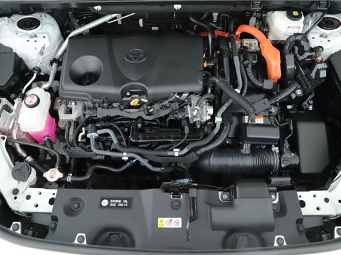 Used 2022 Toyota RAV4 XLE image 16