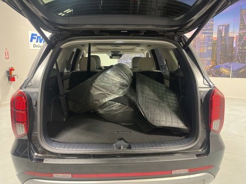 Used 2023 Hyundai Palisade Limited w/ Cargo Package image 30