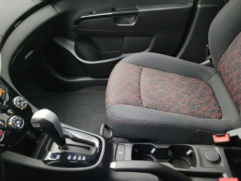 Used 2017 Chevrolet Sonic LT image 26