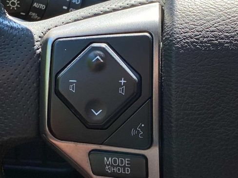 Used 2022 Toyota Tacoma SR5 w/ Technology Package RWD image 18