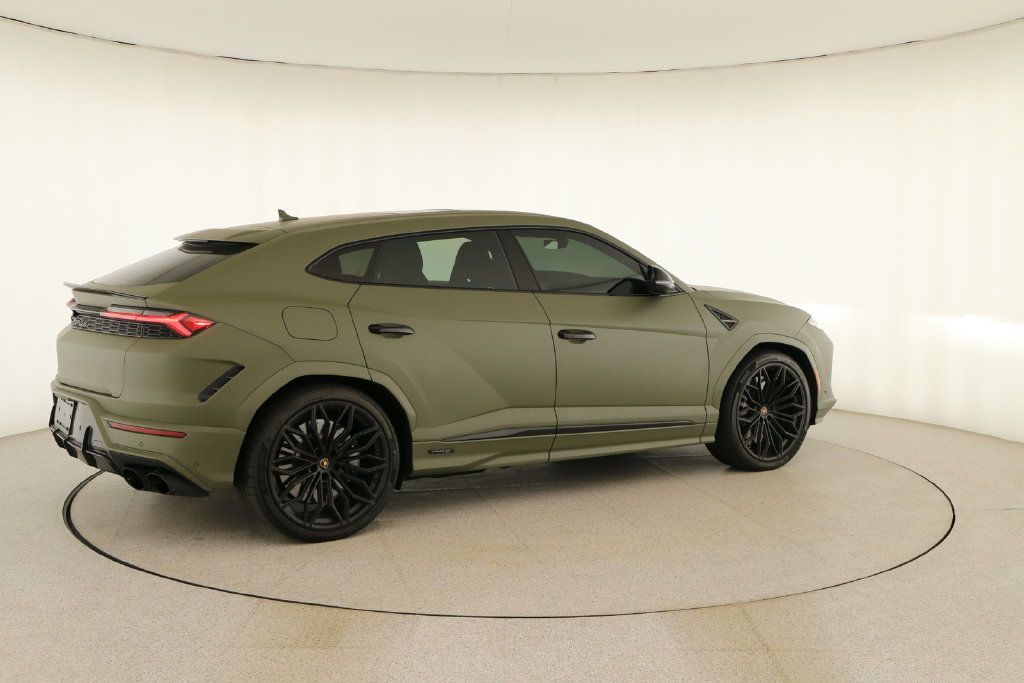 Used 2025 Lamborghini Urus SE AWD/4WD image 7