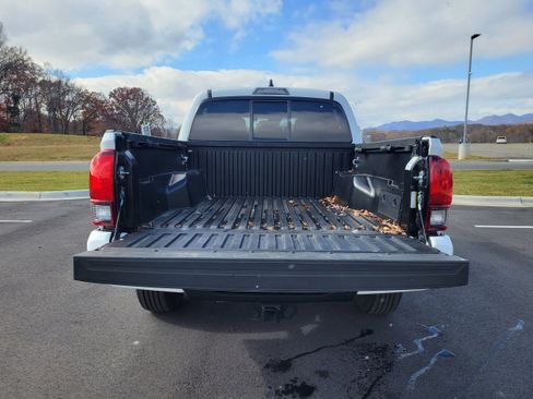 Used 2023 Toyota Tacoma SR image 11