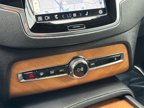 Certified 2023 Volvo XC90 B6 Plus w/ Protection Package Premier image 21