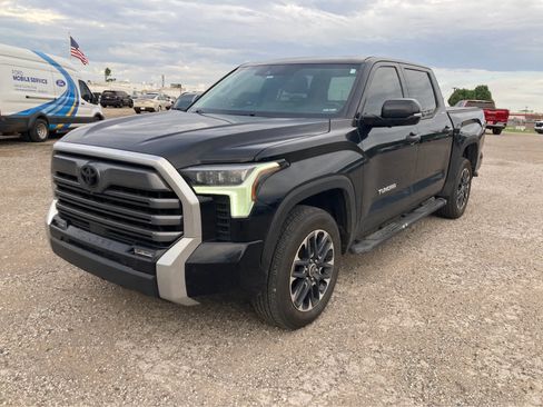 Used 2023 Toyota Tundra Limited AWD/4WD image 3