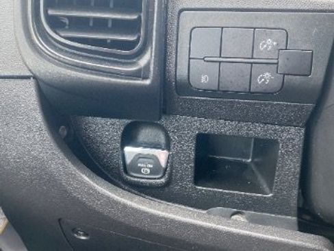 Used 2023 RAM ProMaster 2500 w/ Driver Convenience Group FWD image 20