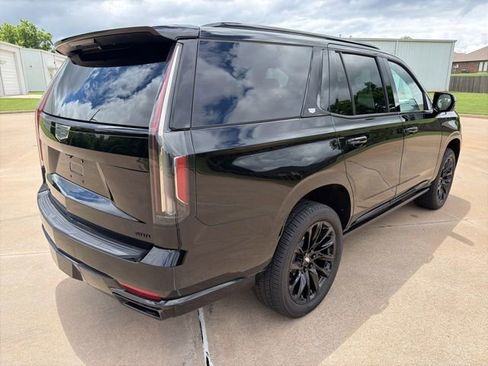 Certified 2023 Cadillac Escalade Sport Platinum w/ LPO, ONYX Package AWD/4WD image 5