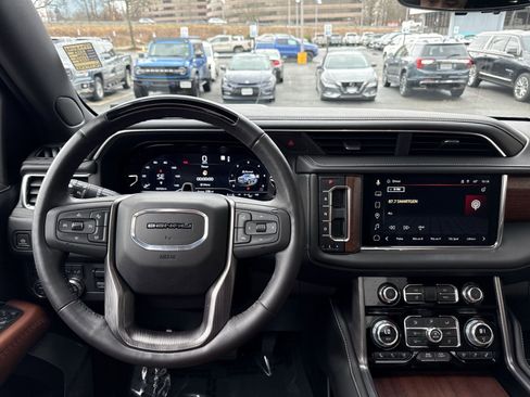 Used 2023 GMC Yukon Denali Ultimate image 16