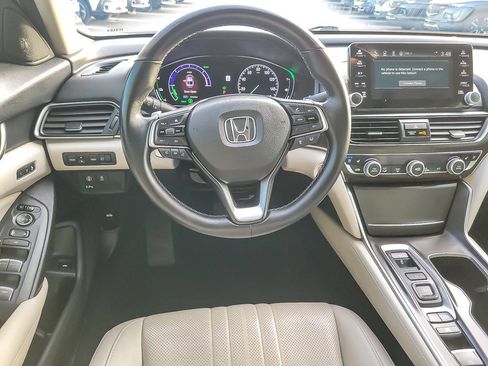Used 2019 Honda Accord Touring image 11