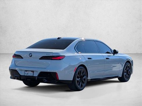 Used 2025 BMW 740i 740i image 5