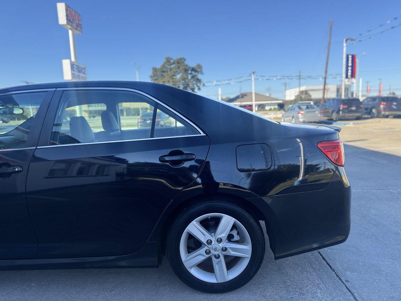 Used 2012 Toyota Camry SE FWD image 22