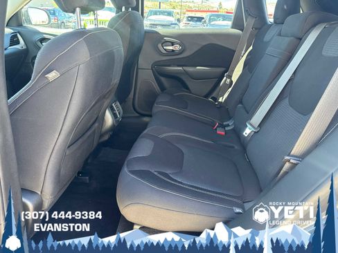 Used 2015 Jeep Cherokee Latitude AWD/4WD image 20