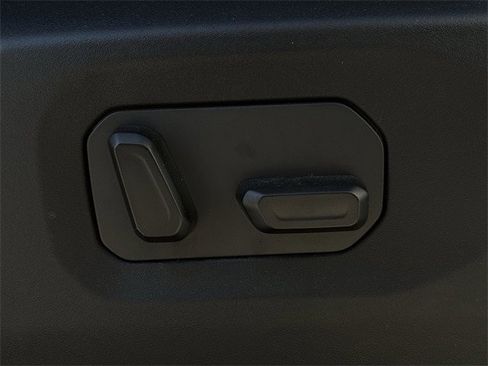 Used 2024 Jeep Wrangler Unlimited Sahara w/ Technology Group image 33