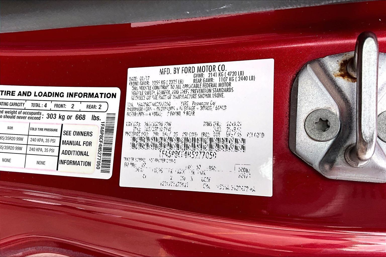 Used 2017 Ford Mustang GT Premium RWD image 32