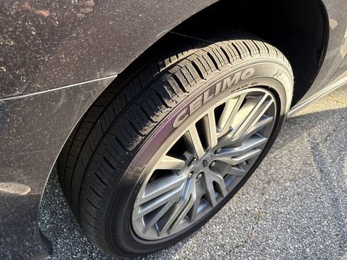 Used 2024 Ford Expedition Max Limited image 10