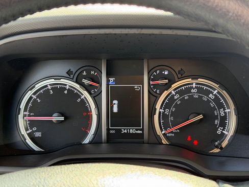 Used 2024 Toyota 4Runner TRD Off-Road Premium AWD/4WD image 18