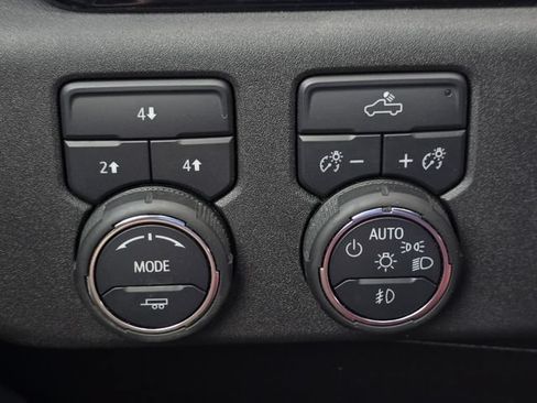 Used 2025 Chevrolet Silverado 2500 LT w/ Convenience Package AWD/4WD image 22