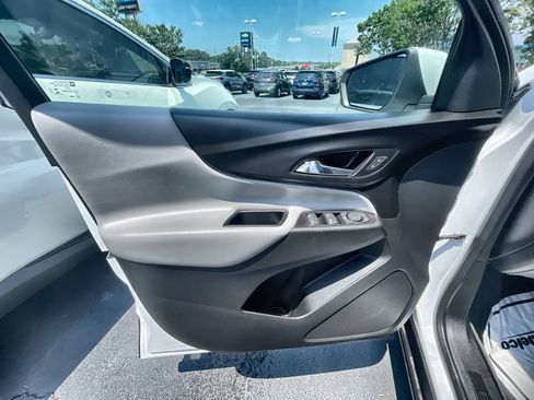 Used 2022 Chevrolet Equinox LT FWD image 22