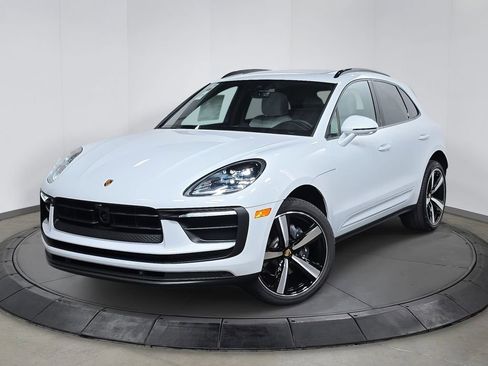 New 2026 Porsche Macan image 1