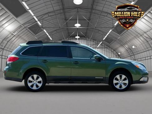 Used 2011 Subaru Outback 2.5i Limited AWD/4WD image 7