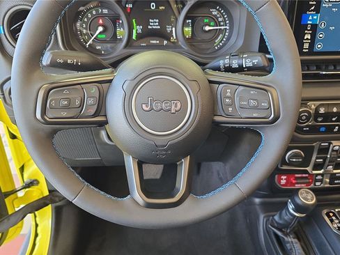 Used 2024 Jeep Wrangler Unlimited Rubicon 4xe w/ Technology Group AWD/4WD image 31