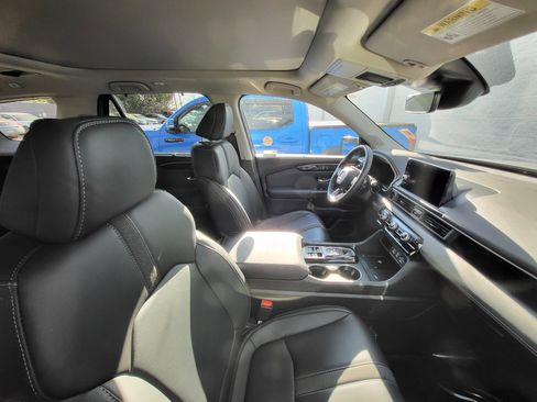 Certified 2025 Honda Pilot Touring image 8