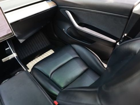 Used 2020 Tesla Model 3 Standard Range Plus RWD image 25