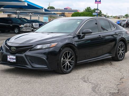 Used 2023 Toyota Camry SE FWD image 26