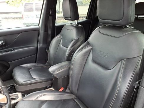 Used 2016 Jeep Renegade Limited w/ Safety & Security Group FWD image 13