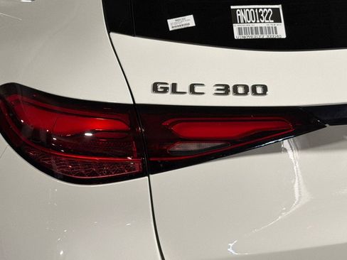 Used 2025 Mercedes-Benz GLC 300 image 26