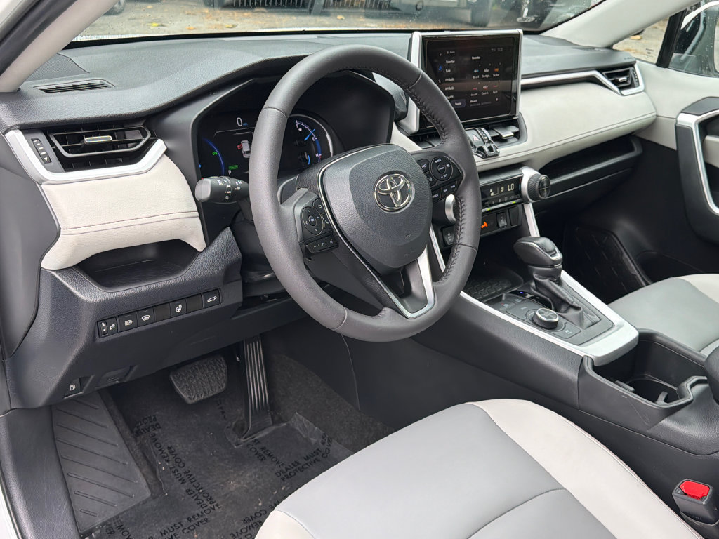 Used 2024 Toyota RAV4 XLE Premium w/ Weather Package AWD/4WD image 17