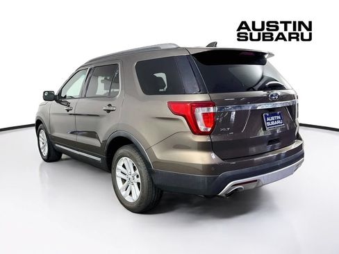 Used 2016 Ford Explorer XLT w/ Equipment Group 202A FWD image 5