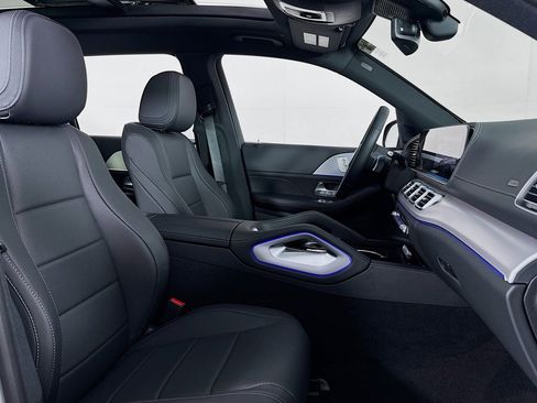 New 2026 Mercedes-Benz GLS 450 4MATIC image 6