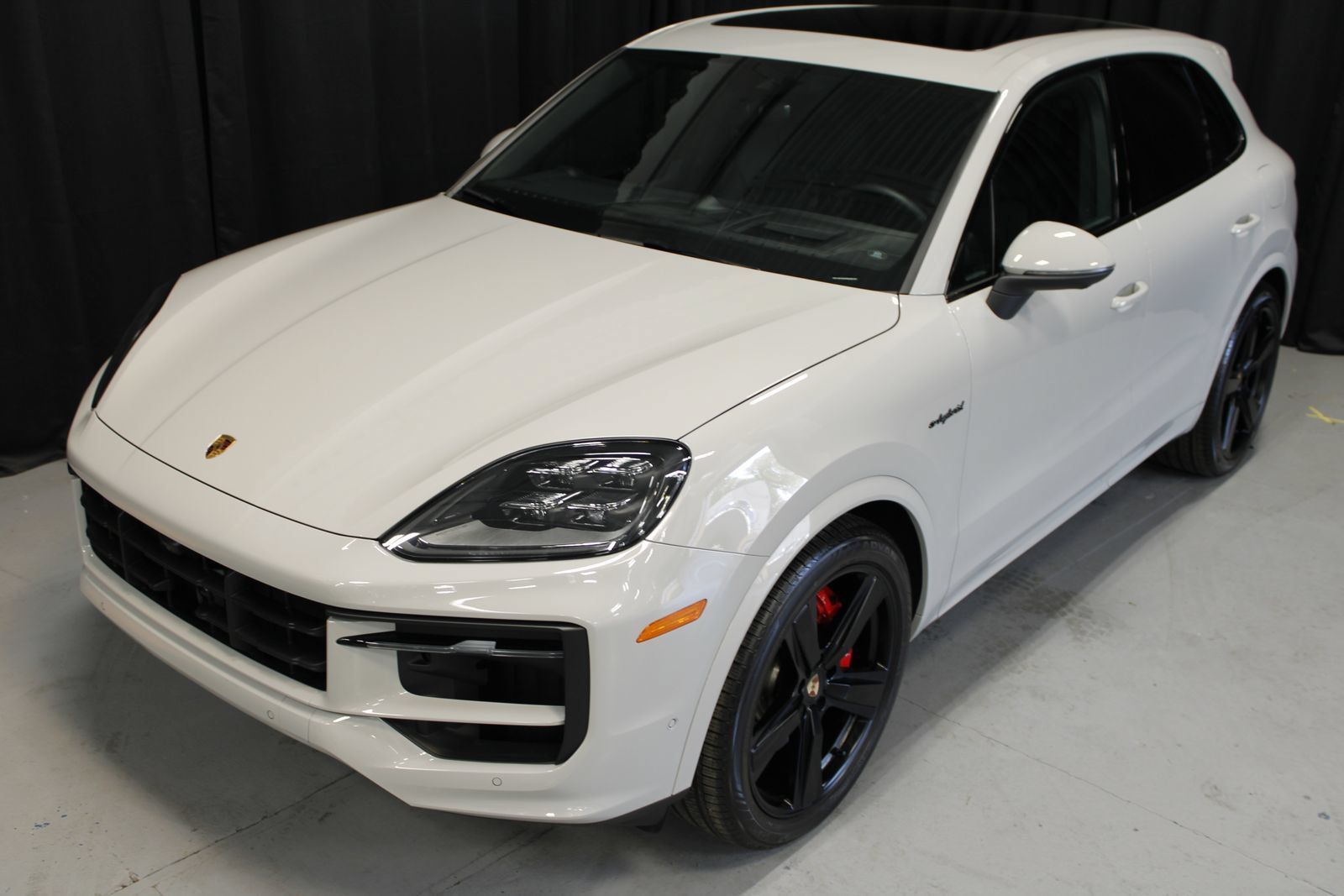 Certified 2026 Porsche Cayenne S AWD/4WD image 9