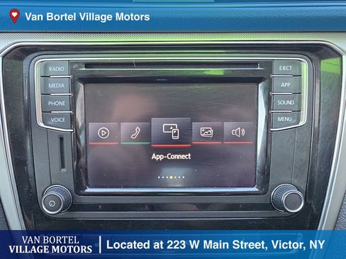 Used 2019 Volkswagen Passat 2.0T Wolfsburg w/ Wheels & Sunroof Package FWD image 19