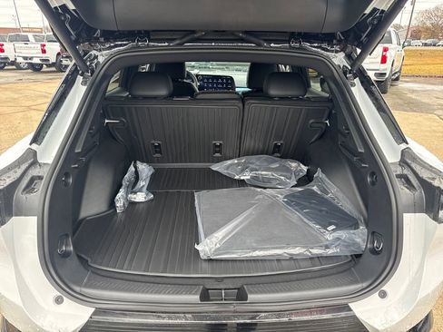 New 2026 Chevrolet Equinox EV LT image 6