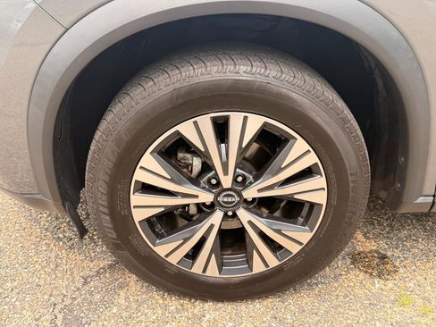 Used 2022 Nissan Rogue SV AWD/4WD image 11