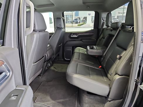 Used 2025 GMC Sierra 1500 SLT AWD/4WD image 13