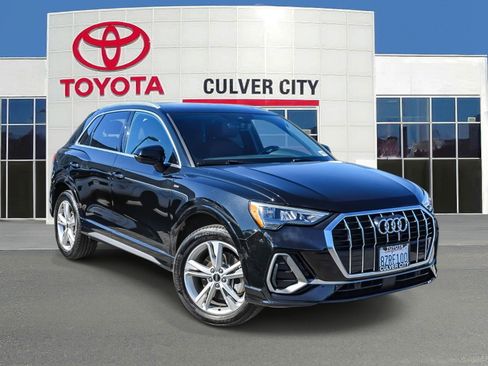 Used 2022 Audi Q3 2.0T Premium w/ Convenience Package image 1