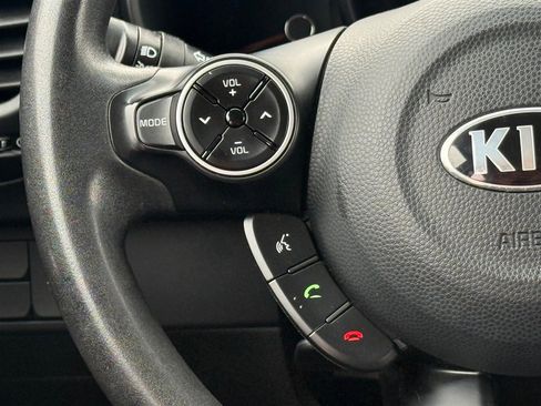 Used 2018 Kia Soul image 11
