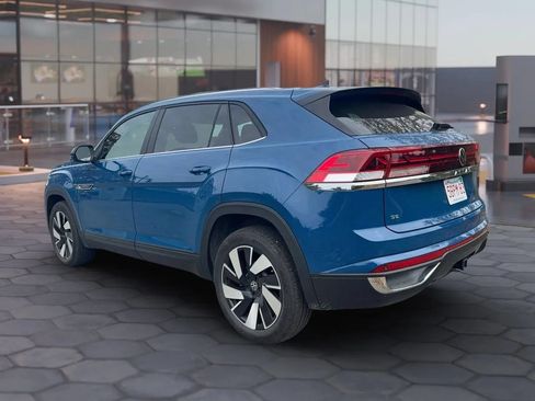 Used 2025 Volkswagen Atlas Cross Sport SE AWD/4WD image 3