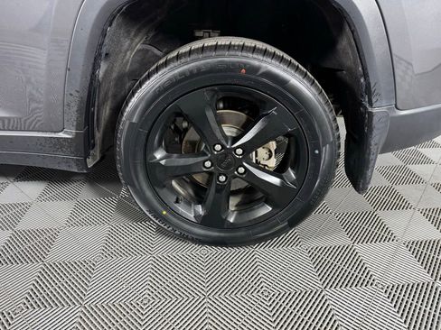 Used 2023 Jeep Grand Cherokee Altitude image 36