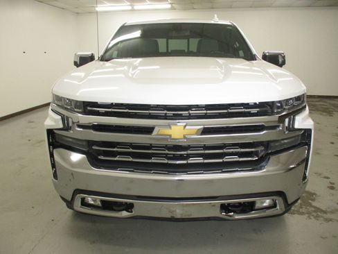 Used 2020 Chevrolet Silverado 1500 LTZ w/ LTZ Convenience Package AWD/4WD image 2