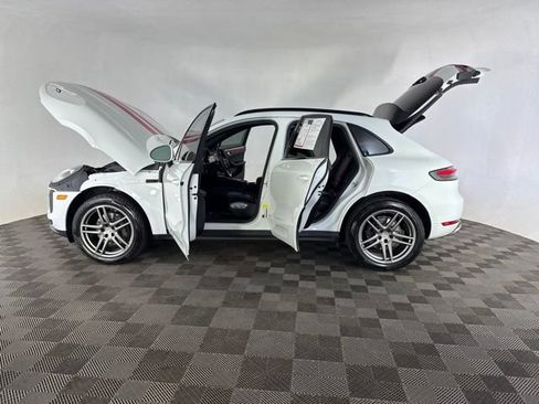 Used 2020 Porsche Macan AWD/4WD image 11