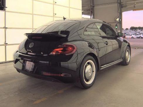 Used 2019 Volkswagen Beetle 2.0T S FWD image 2