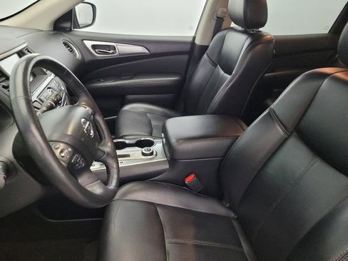 Used 2019 Nissan Pathfinder SL image 17
